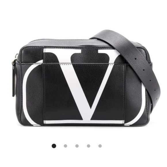 ❌SOLD❌ Valentino Bum Bag LIKE NEW! - Picture 4 of 14